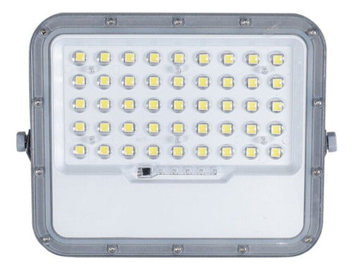 Foco Proyector Led Con Panel Solar 900lm Luz Fria + Control