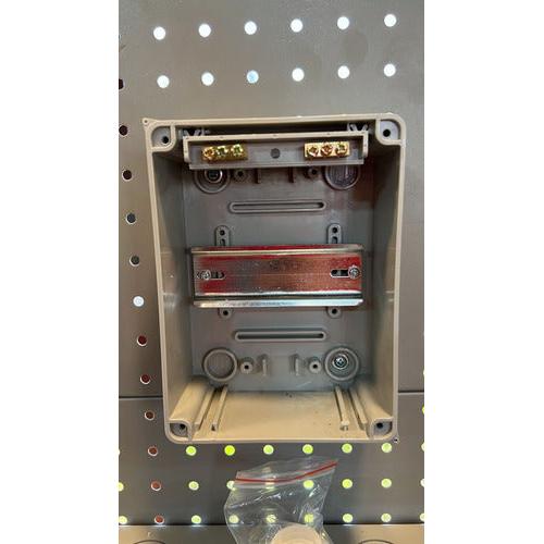 Tablero Electrico Sobrepuesto Exterior De 5 Polos Ip65 - Deus Group