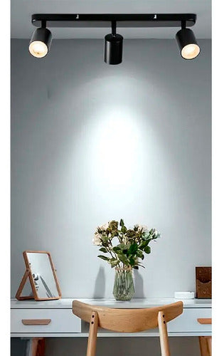 Aplique Triple Porta Gu10 Dicroica Dirigible Sin Ampolleta - Deus Group