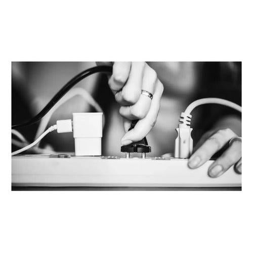 Enchufe Macho Volante 2p + T 10a 1500w 250v Certificado - Deus Group