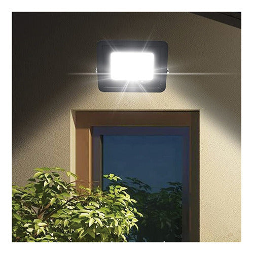 Foco Proyector Area Exterior Led 30w Certificado Luz Blanco Cálido