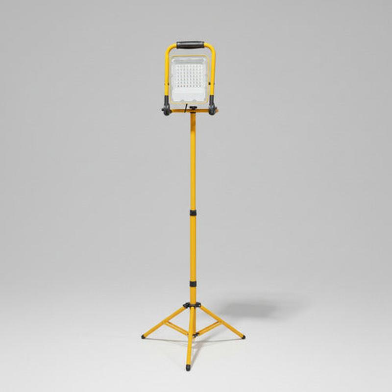 Atril Trípode Soporte Con Foco Recargable 50w Portatil 150cm