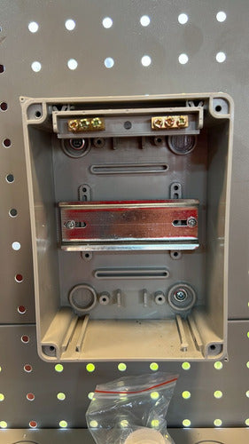 Tablero Electrico Sobrepuesto Exterior De 5 Polos Ip65 - Deus Group 
