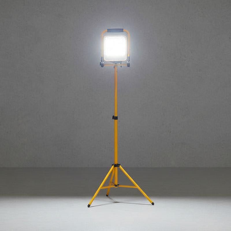 Atril Trípode Soporte Con Foco Recargable 50w Portatil 150cm