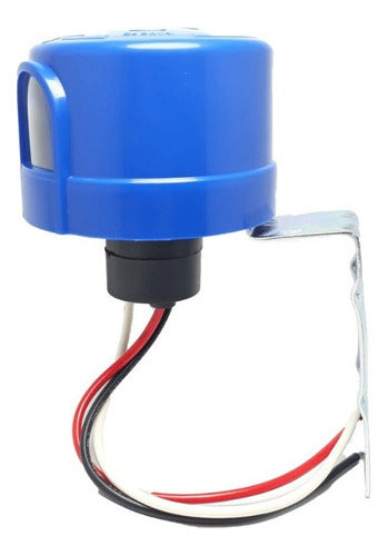 Fotocelda Control De Luminaria 220v 10a Con Base Incluida - Deus Group 