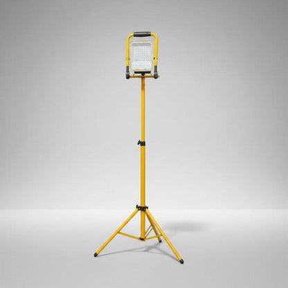 Atril Trípode Soporte Con Foco Recargable 30w Portatil 150cm