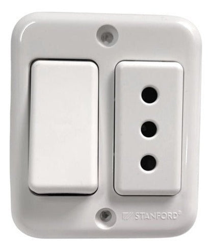 Casquete Sobrepuesto Interruptor 9/12 + Enchufe  16a 250v - Mi tienda 